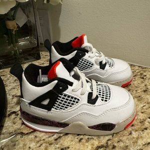 NEW Jordan sneakers kids size 7